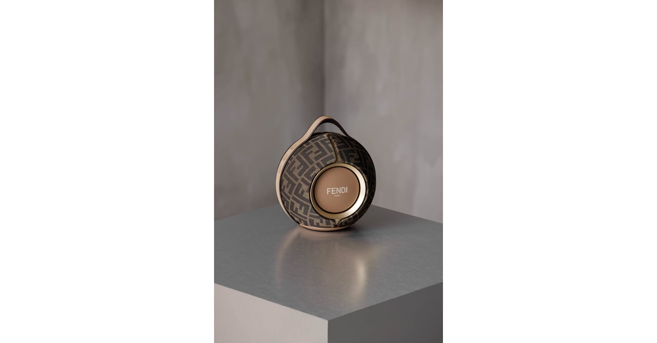 フェンディから「FF」ロゴモノグラムをあしらったワイヤレススピーカー