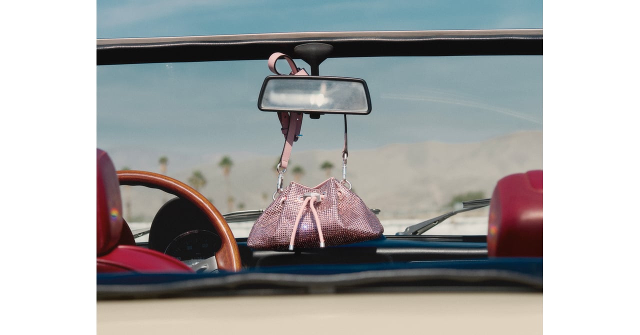 ジミー チュウから新アイコンバッグ「シンチ」がデビュー、クリスタル