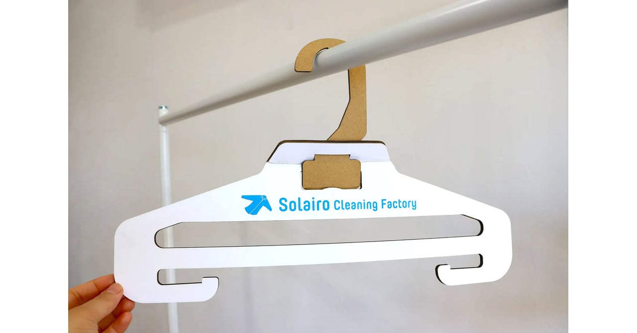 4way-hanger-4-f8d19efb-00cc-