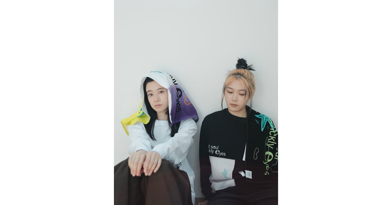 TTTMSWが「羊文学」のツアーグッズをプロデュース、Tシャツやフェイス 
