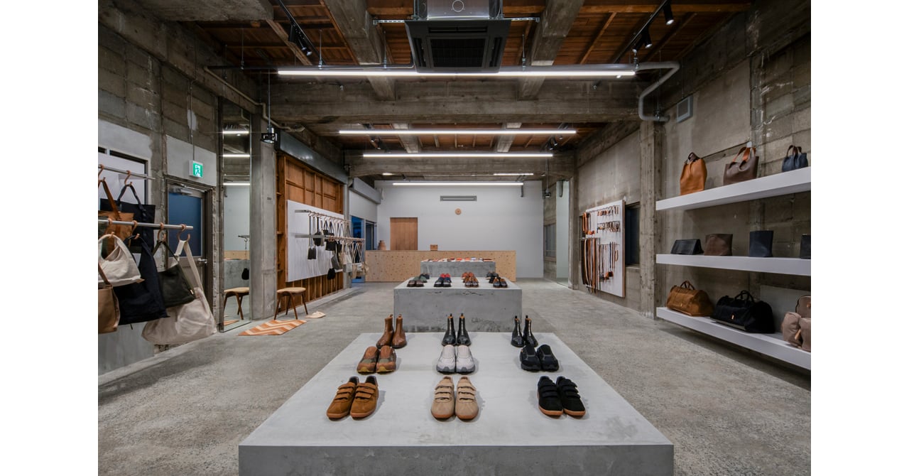 エンダースキーマが九州初の直営店を福岡にオープン、フルラインナップ