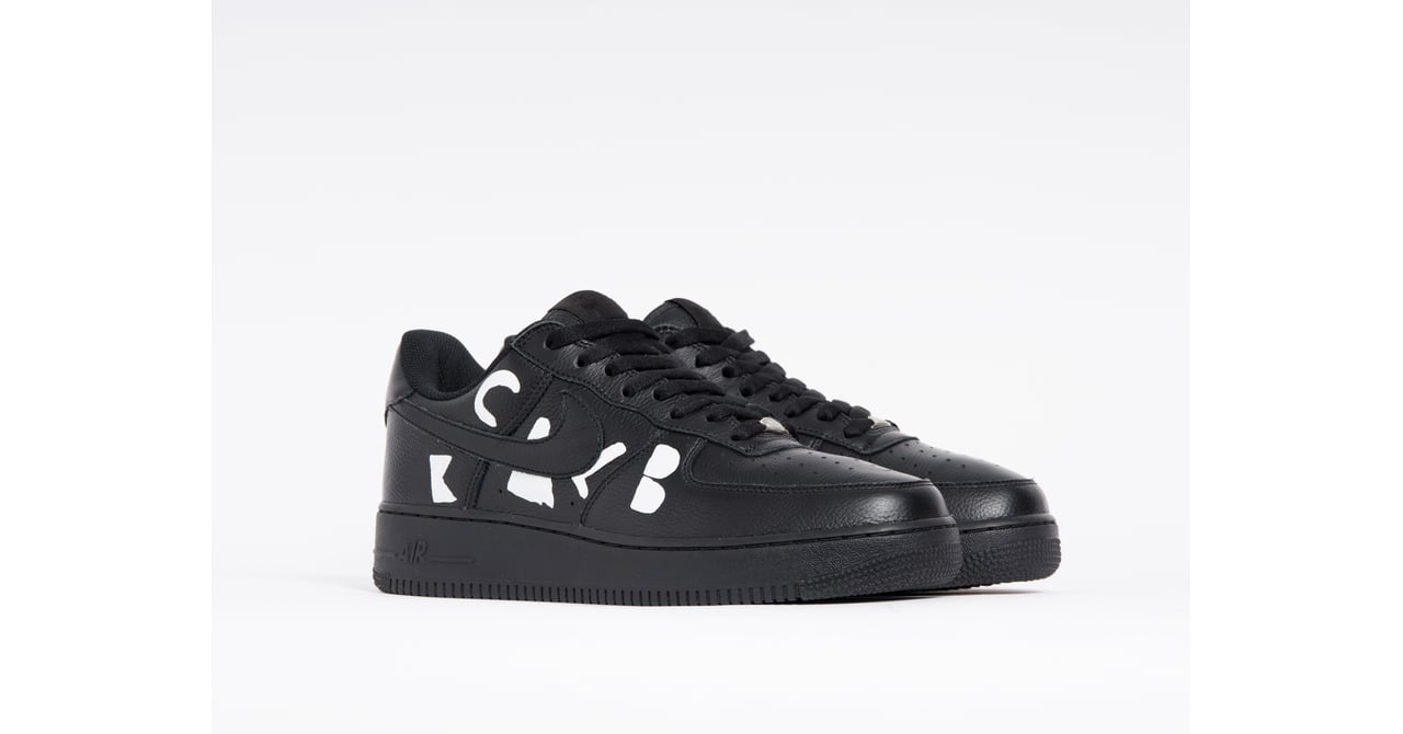 ブラック コム デ ギャルソン × ナイキ、ロゴをあしらったエアフォース