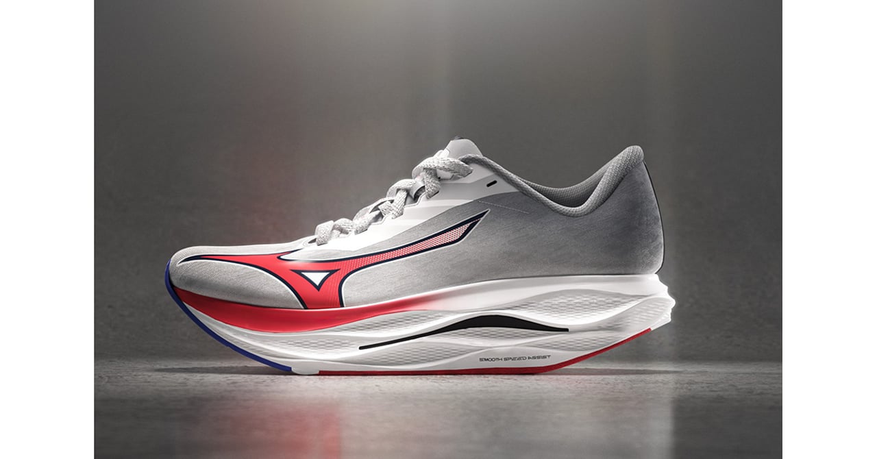 ミズノの新レーシングシューズ「ウエーブリベリオンフラッシュスリー