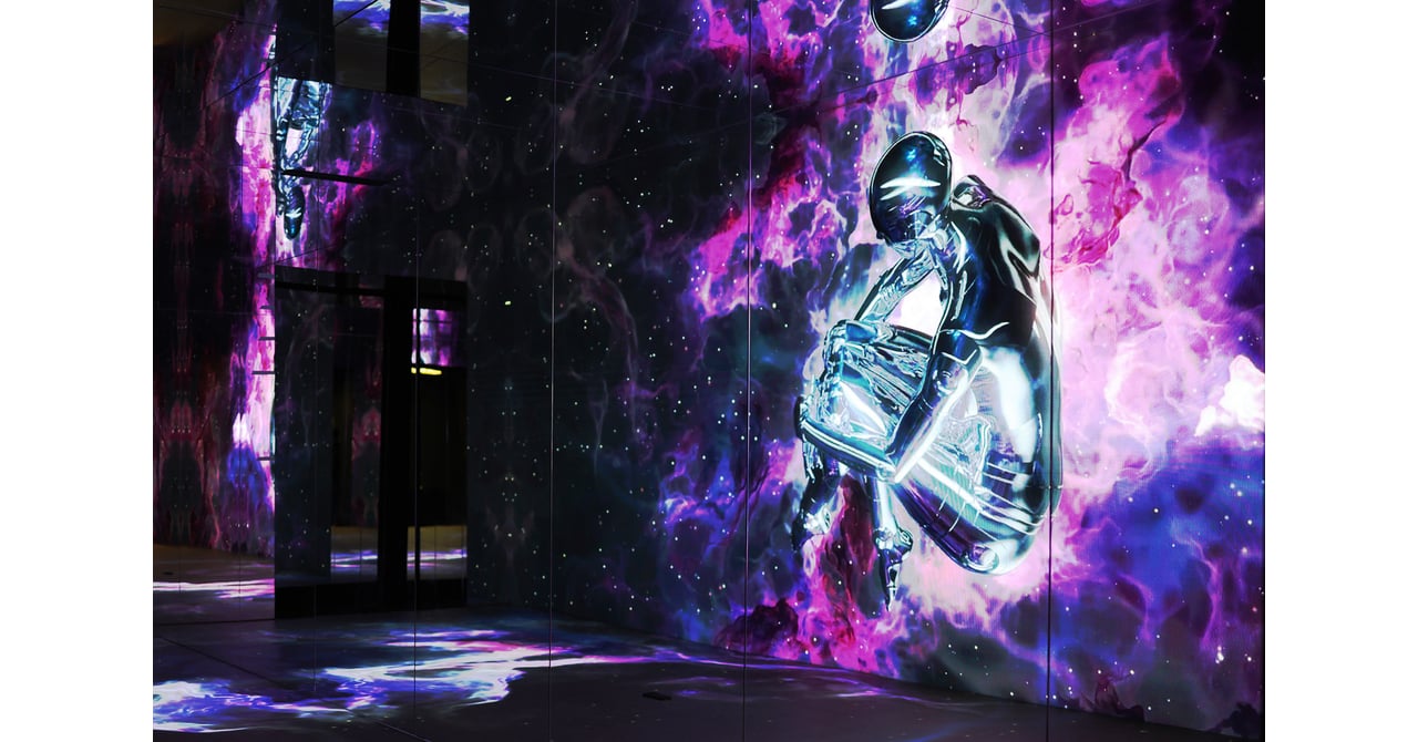 空山基の過去最大規模の回顧展が開催 ディオールとのコラボ作品を展示