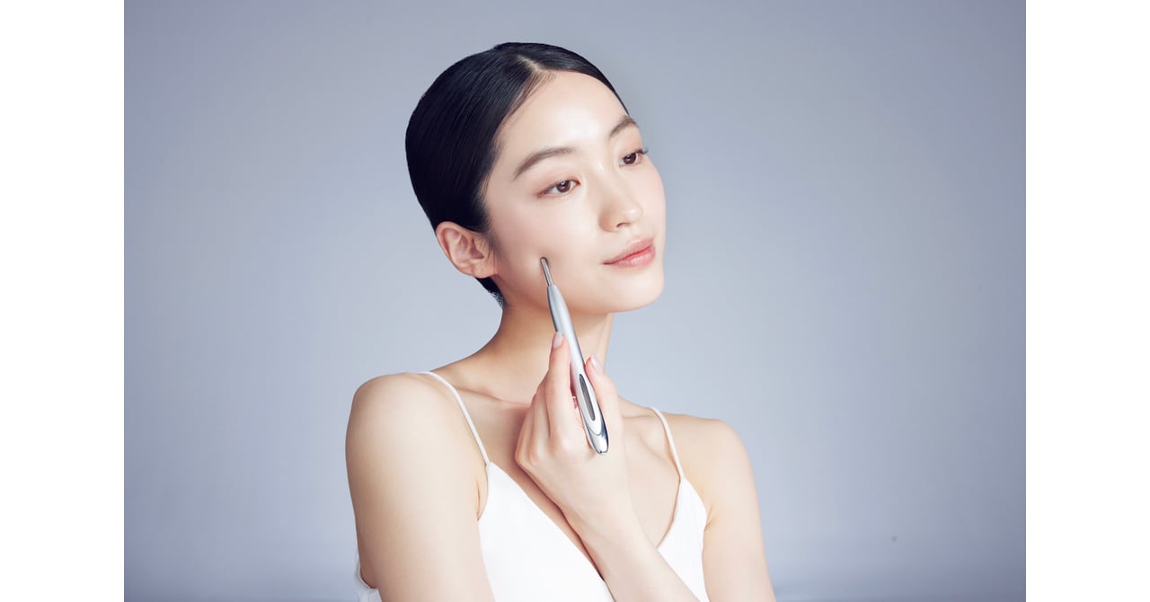 固まりがちな筋膜にアプローチ サロニアからペン型美顔器が登場