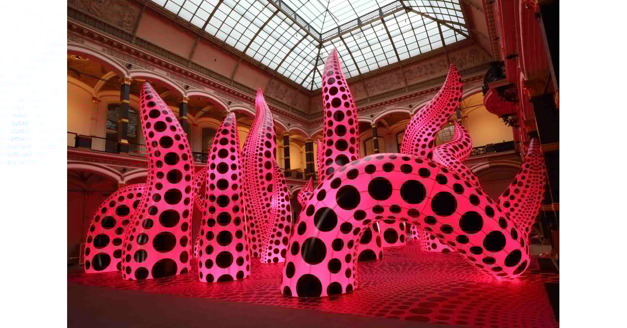 国際美術展「TOKYO ATLAS」開催、草間彌生による日本初公開のアート作品も