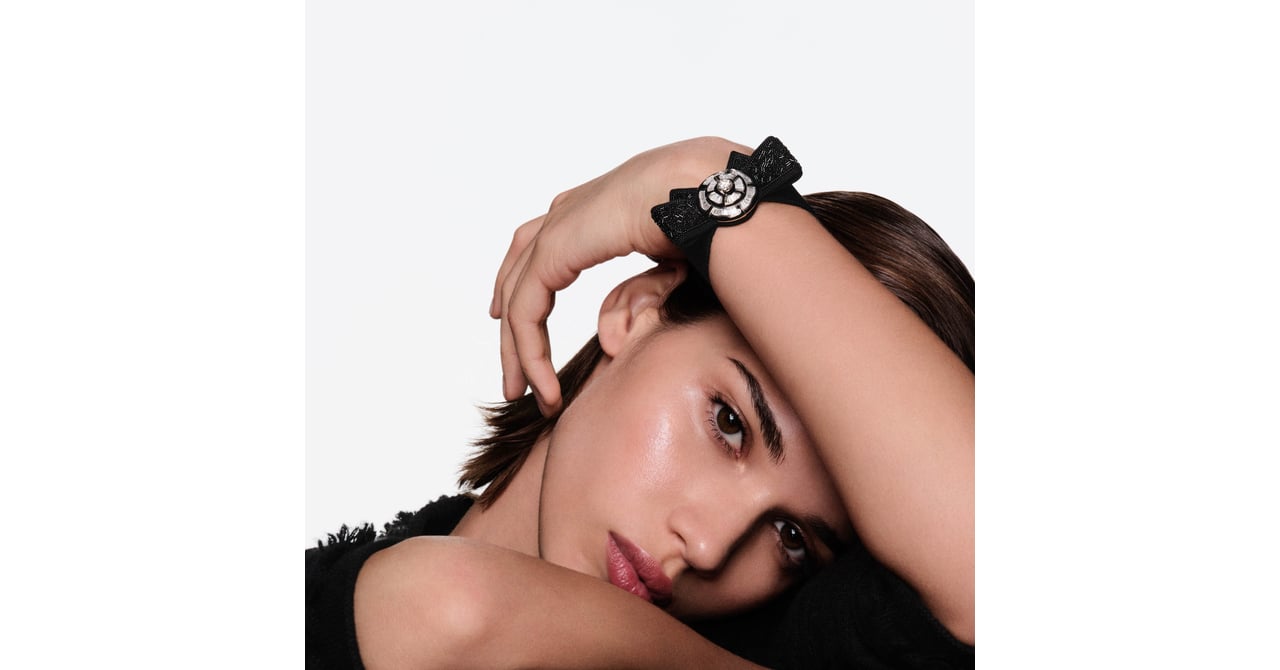CHANEL シャネル カメリア リボン ココ 黒希少 人気 シャネル“カメリアの花咲く”黒リボンのジュエリーウォッチ、花のカバー