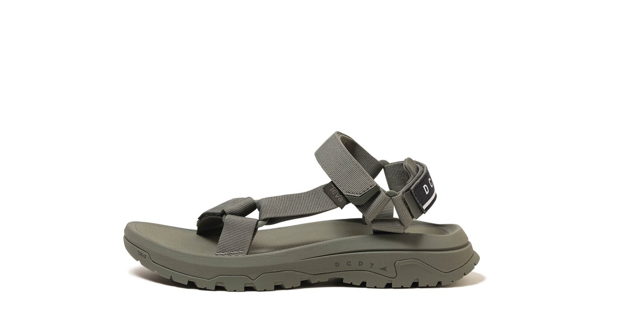 新品未使用 Descendant ディセンダント TEVA テバ サンダル テバが西山徹の「ディセンダント」と初コラボ 最新モデルをベースに