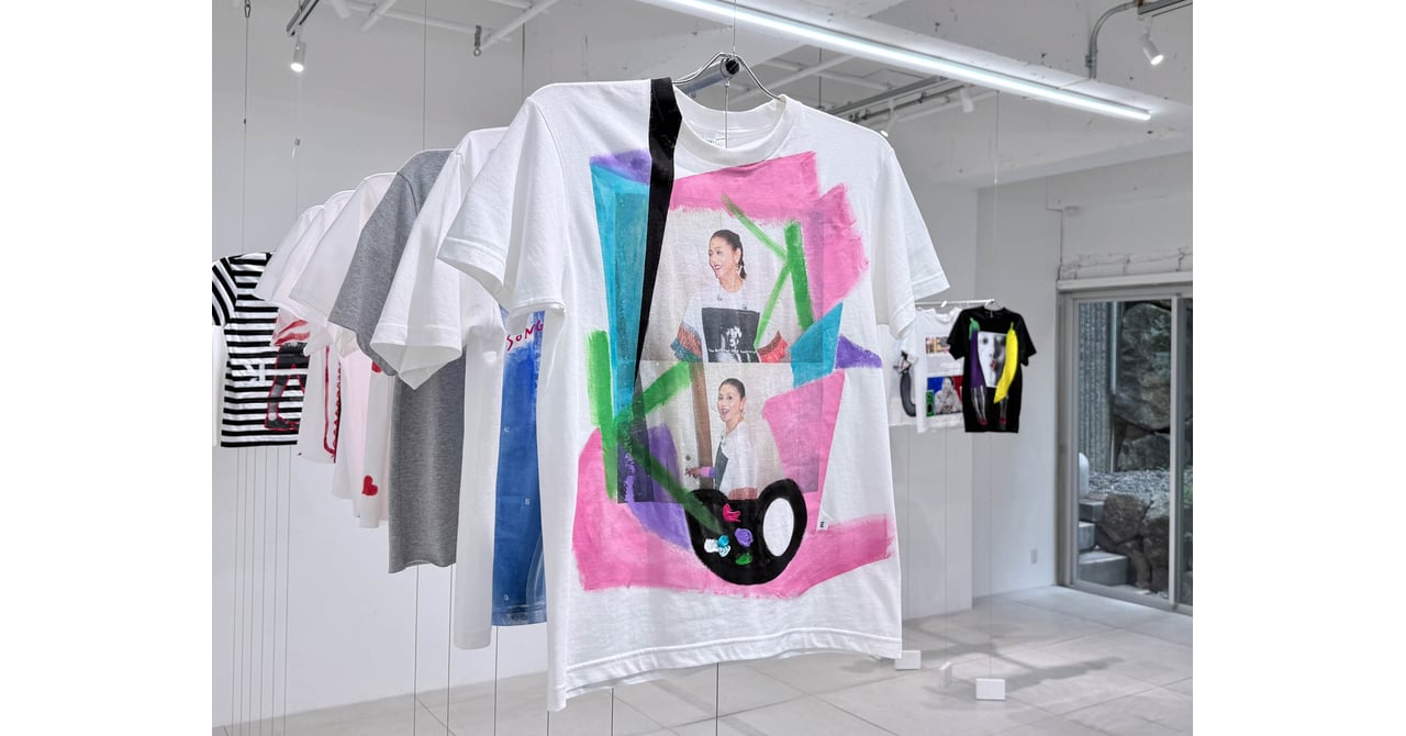 小泉今日子のツアー衣装の展覧会が開幕 “一夜限り”のアートTシャツを披露