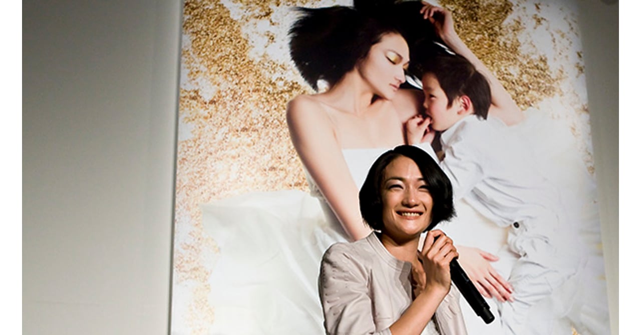 セリーヌが冨永 愛とコラボ、マザーズ・バッグ「The Ai Bag」を発売