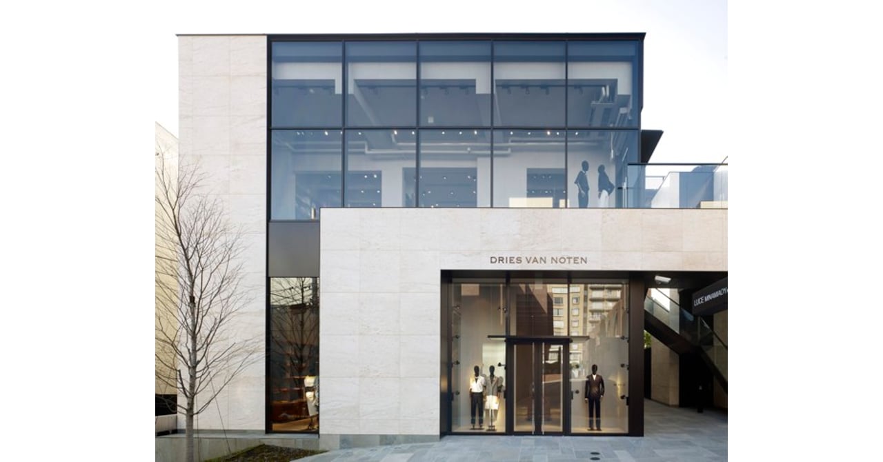 dries_van_noten_aoyama_01.jpg