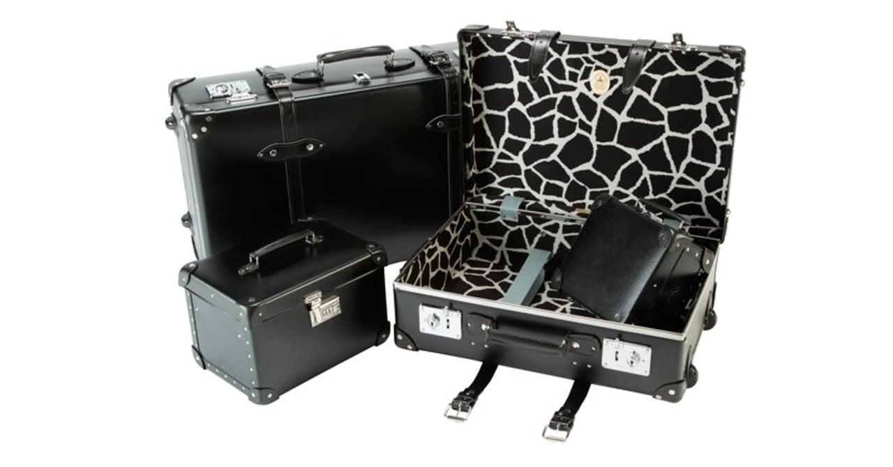 globe_trotter_black_safari.jpg