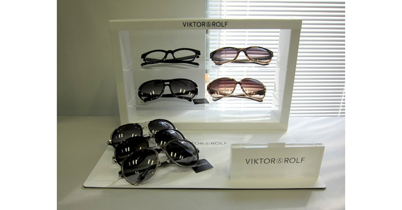 v_r_sunglass_2.jpg v_r_sunglass_2.jpg