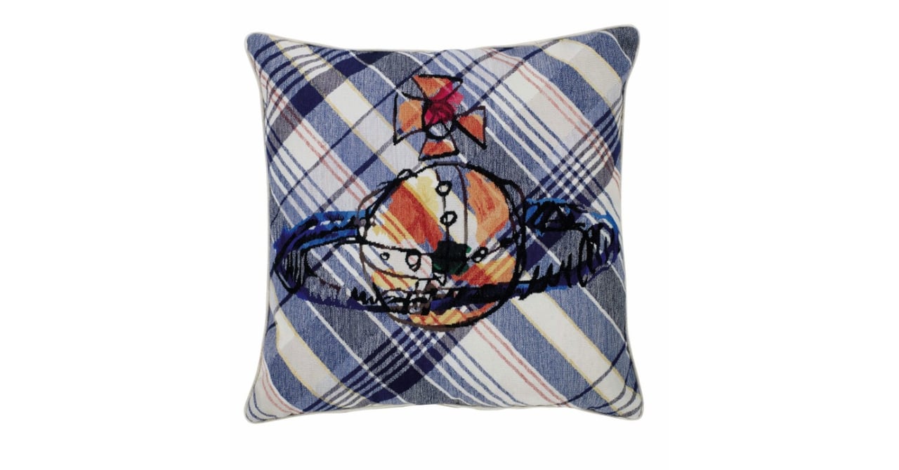 ヴィヴィアン青山店が10周年 アーカイブ展示と限定アイテム発売