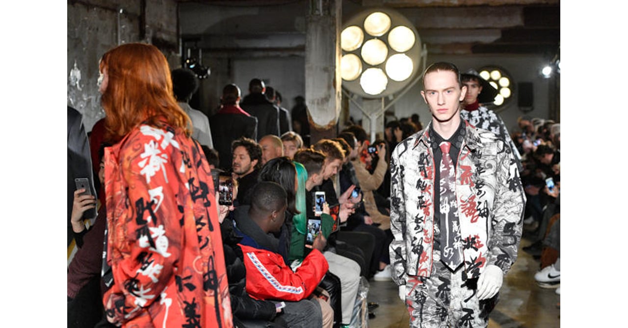 xander zhou コート XANDER ZHOU 2018-19秋冬 | ロンドン | 画像52枚 - FASHIONSNAP