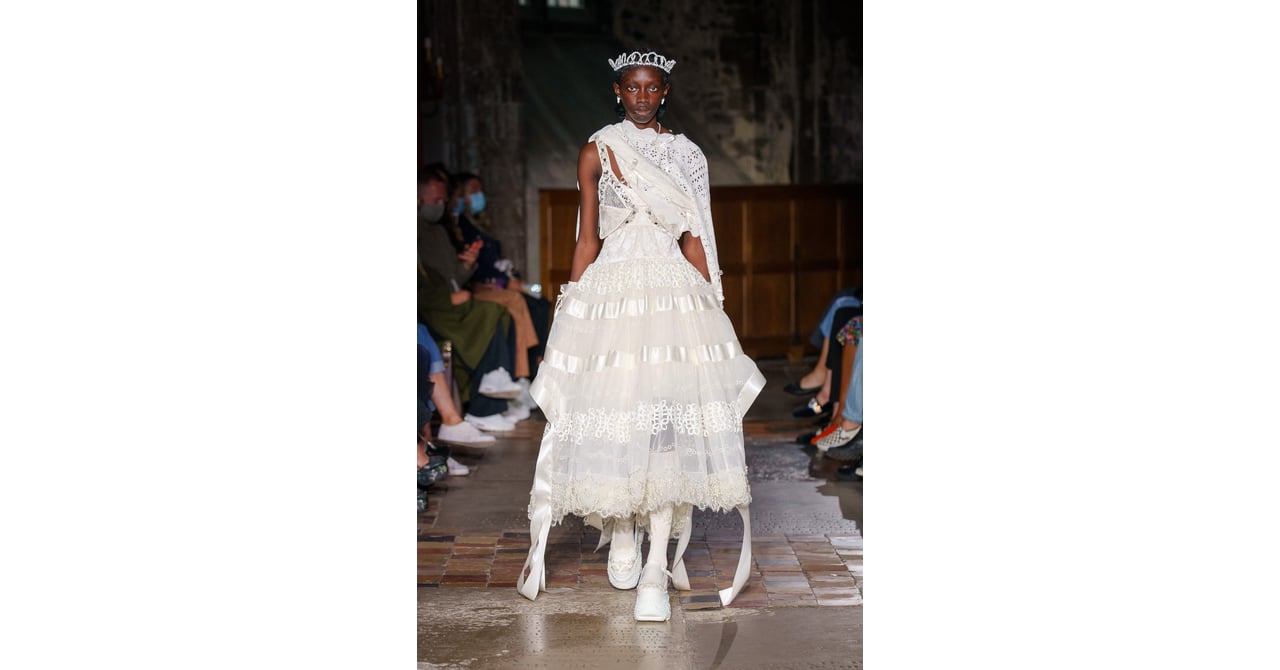 Simone Rocha 2022年春夏コレクション | ロンドン | 画像35枚