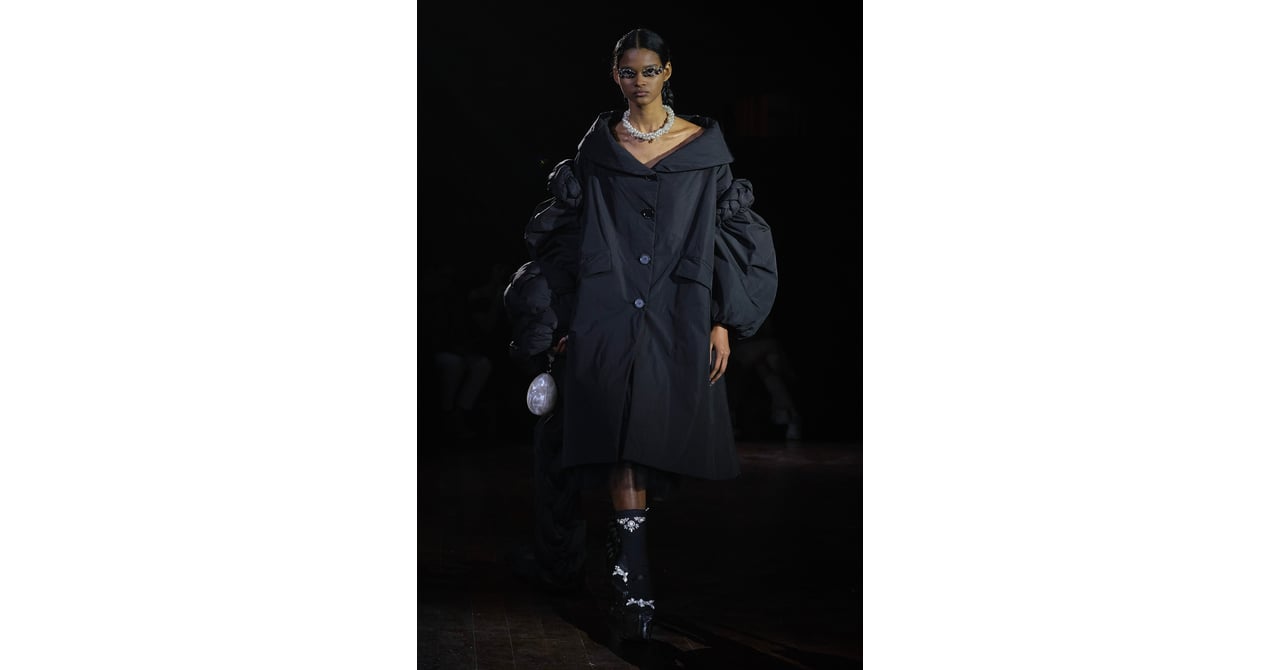 simone rocha 22AW コレクション パデッドコート Simone Rocha 2022年秋冬コレクション | ロンドン | 画像40枚