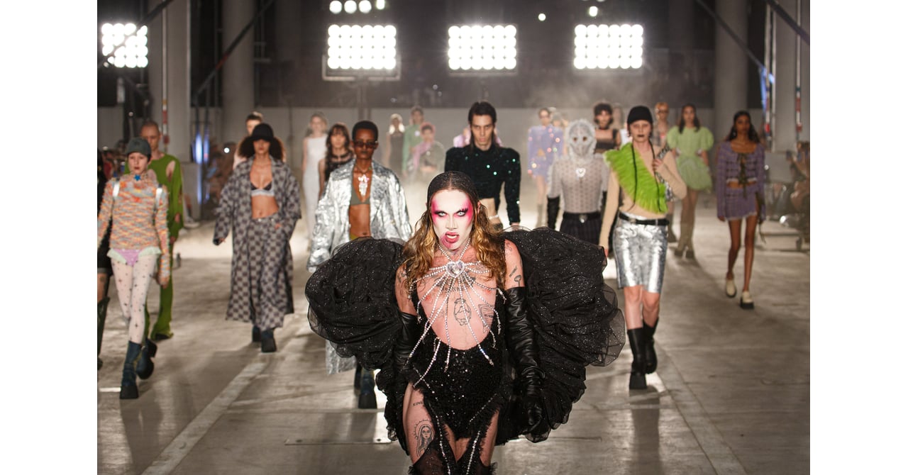 pameopose_10thanniversaryrunwa