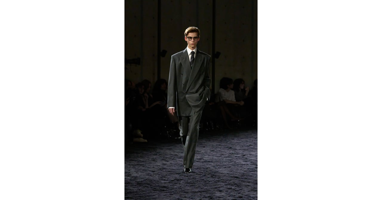 e*e様 【希少】SAINT LAURENT PARIS 24SS \"RAINE NEUTRAL SAINT LAURENT | SWAG HOMMES