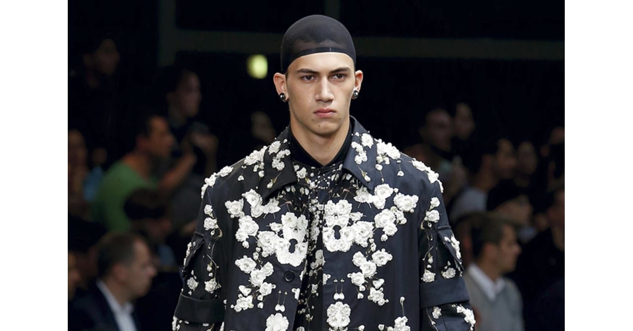 GIVENCHY 2015SS かすみ草 シャツ① GIVENCHY 2015春夏 | パリ | 画像62枚 - FASHIONSNAP
