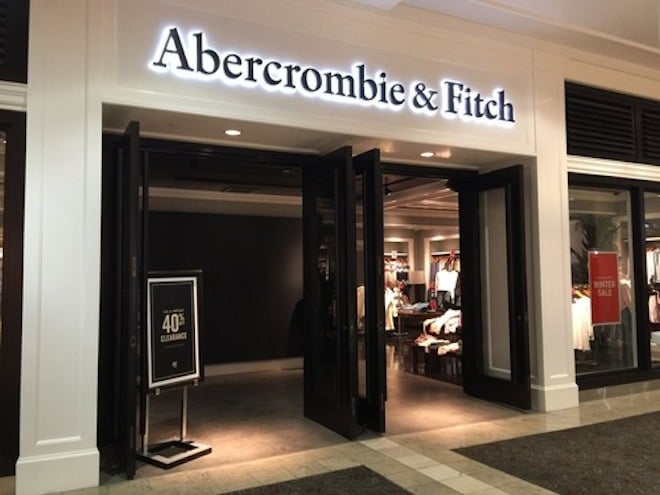 アバクロ、大規模キャンペーン失敗で60店舗閉鎖 