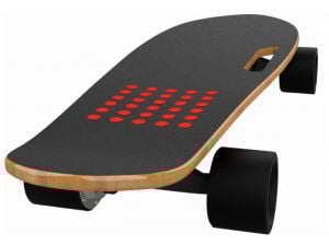 新たな移動ツールに？14歳が発明した電動スケボー登場