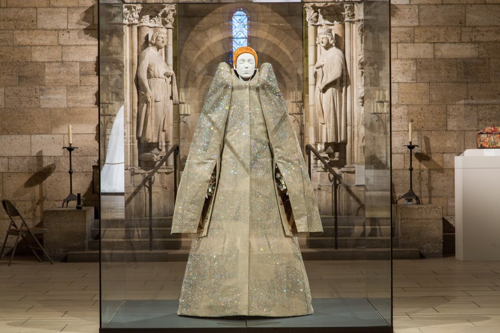 ファッションと宗教の関係を探求、メトロポリタン美術館の特別展開幕