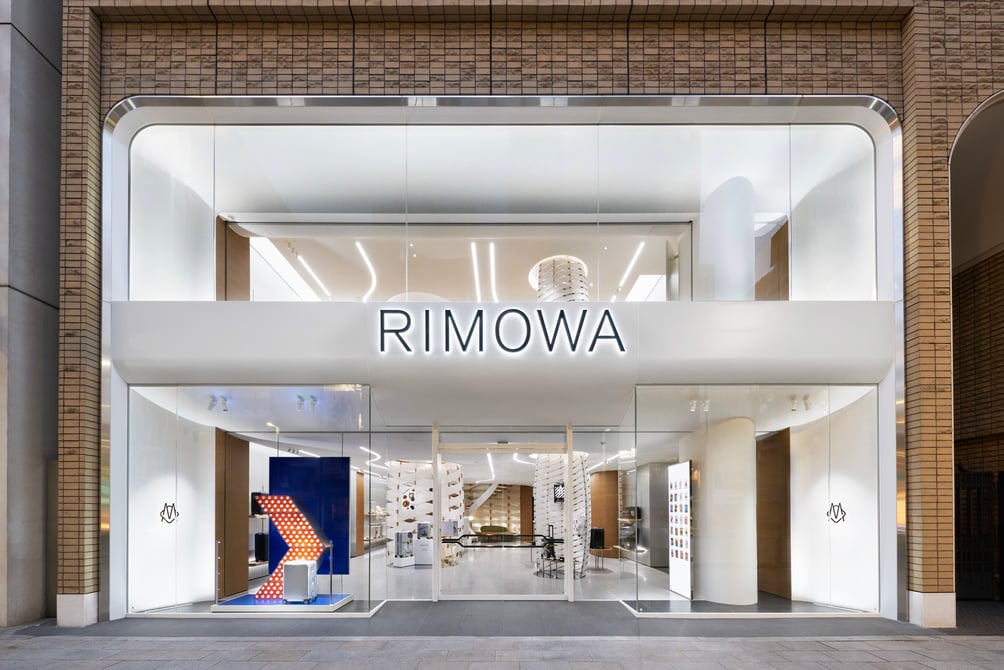 RIMOWA リモワ 銀座 ショップ オープン記念 ノベルティ ポーチ 新ロゴ リモワ」が伊勢丹新宿店でポップアップイベントを開催