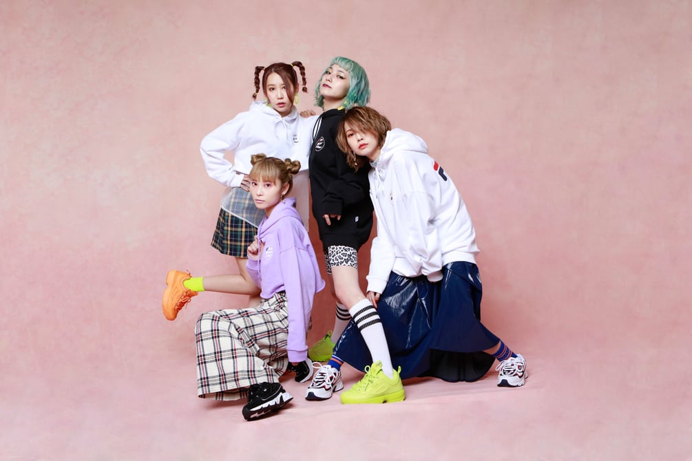 おちゃだ様専用】SCANDAL Feedback! X FILA