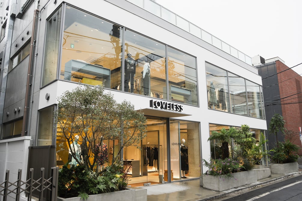 LOVELESS AOYAMA (ラブレス青山)写真集 ダッシュスノー LOVELESS AOYAMA (ラブレス青山)写真集 ダッシュスノー ラブレス
