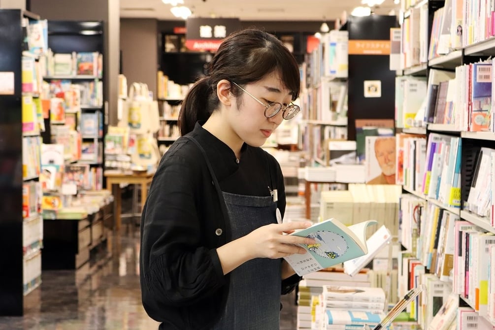安達茉莉子さん　原画1 心がゆれた私の1冊 イラスト作家 安達茉莉子による自転車エッセイ