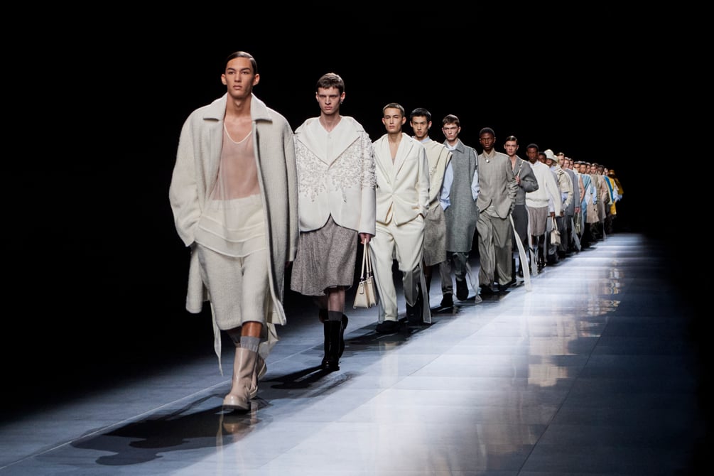 dior23aw_finale.jpg
