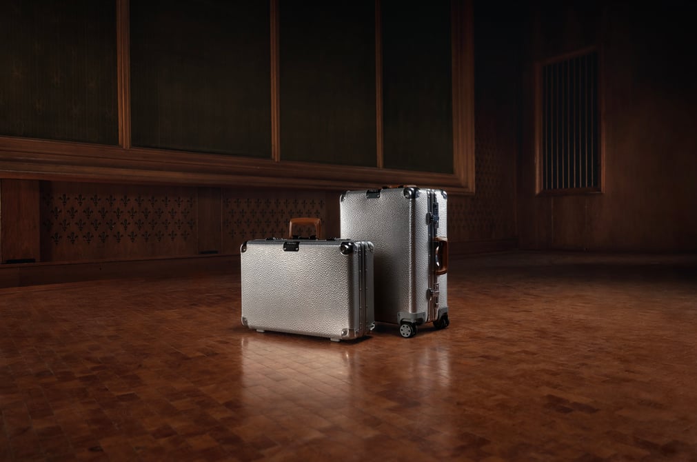 溝のないリモワ”が登場 アーカイヴモデルから着想した新作を発売