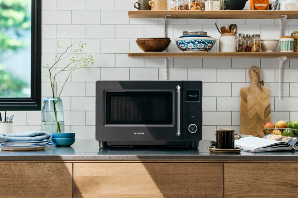 バルミューダ」が新作レンジを発売 厳選した5つのモードを搭載