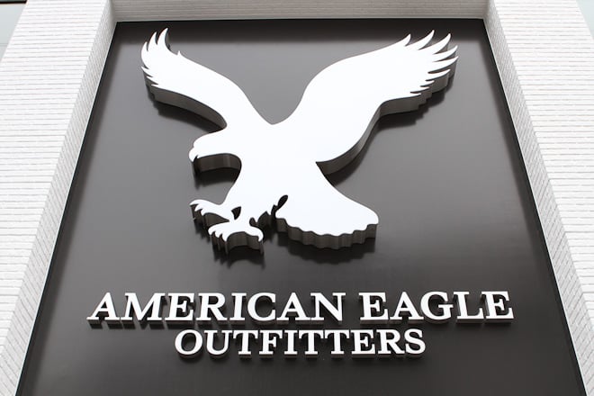 日本上陸1号店 アメリカン イーグル アウトフィッターズ 表参道 店内公開