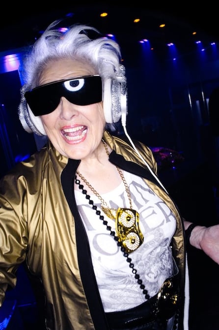 イギリス出身70歳のおばあちゃんDJ日本初上陸 ageHaで