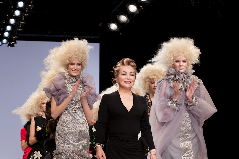 Yukiko Hanai 2009-10年秋冬 | 画像76枚 - FASHIONSNAP