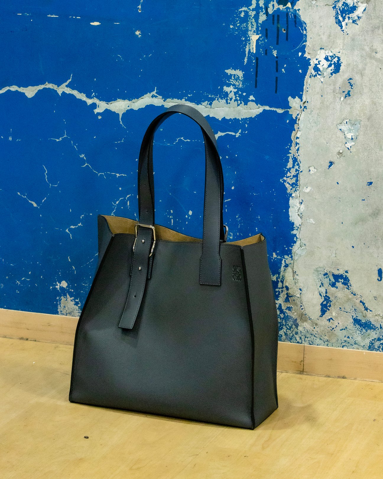 かまいたち 濱家 ロエベ バッグ ロゴ期 卒業