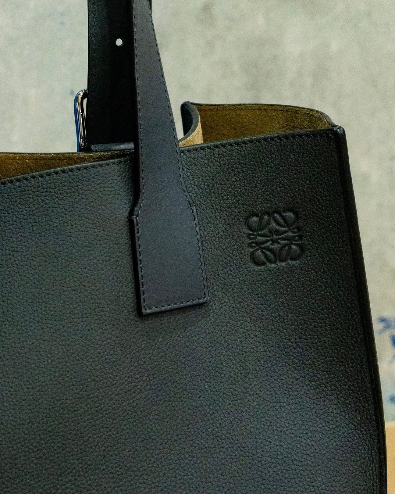 かまいたち 濱家 ロエベ バッグ ロゴ期 卒業