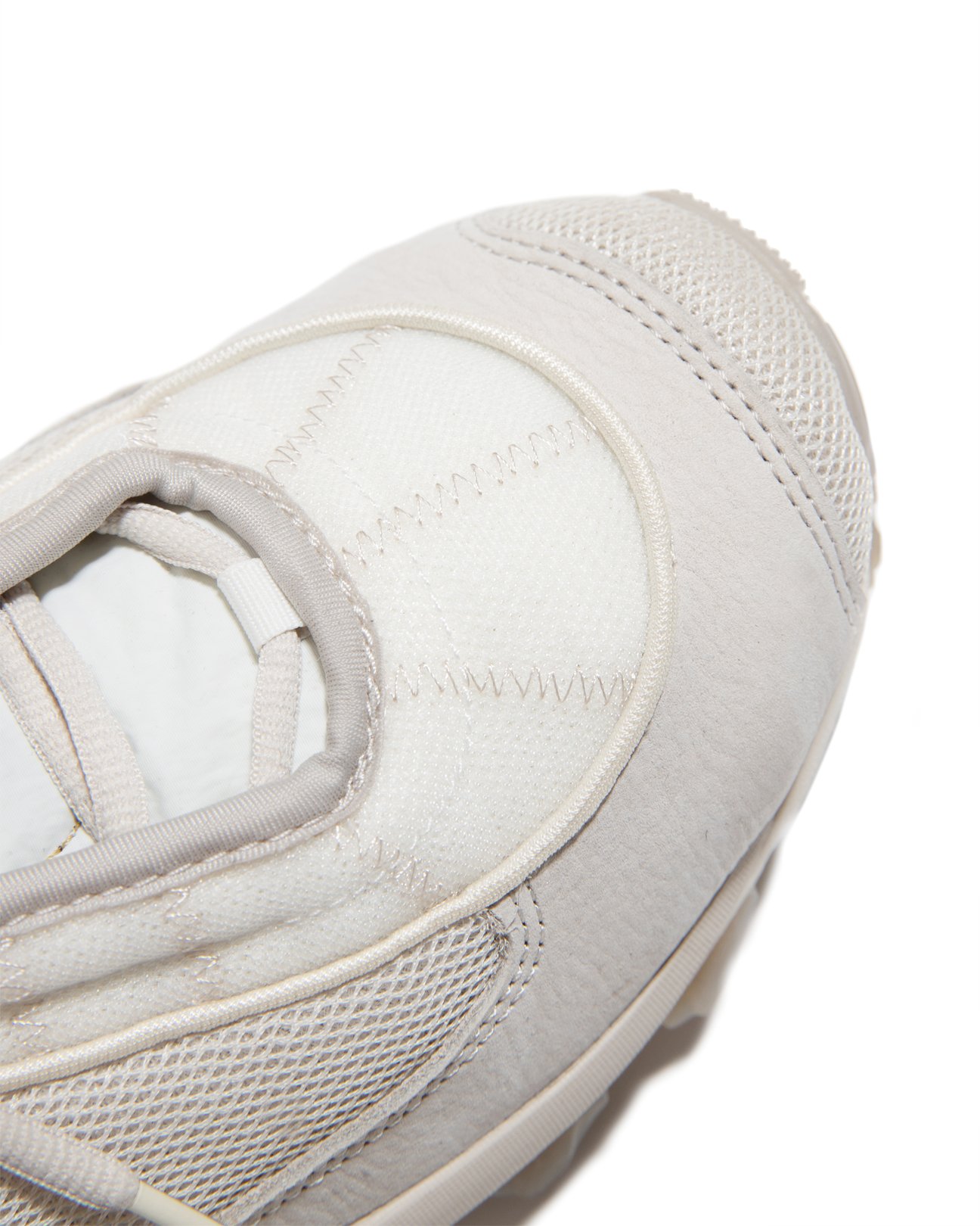 adidasとOAMCのコラボスニーカー