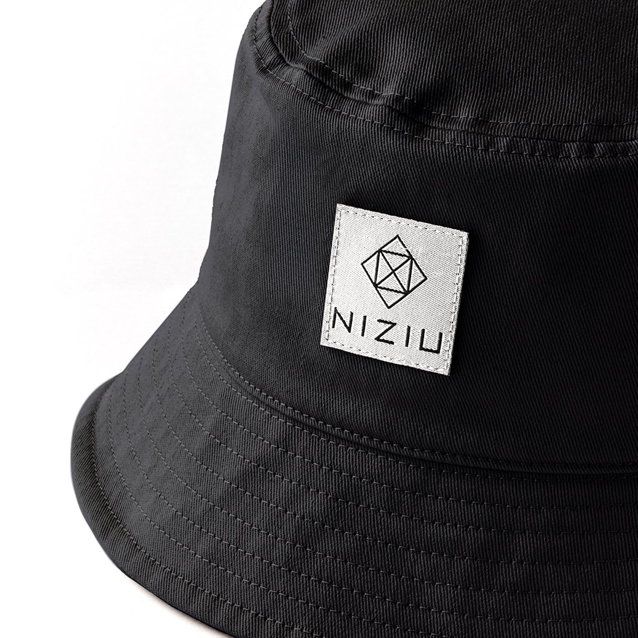 H&M NiziU