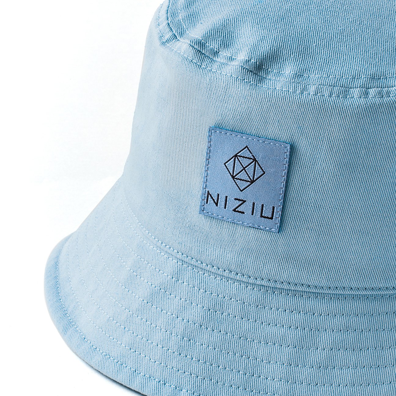 H&M NiziU