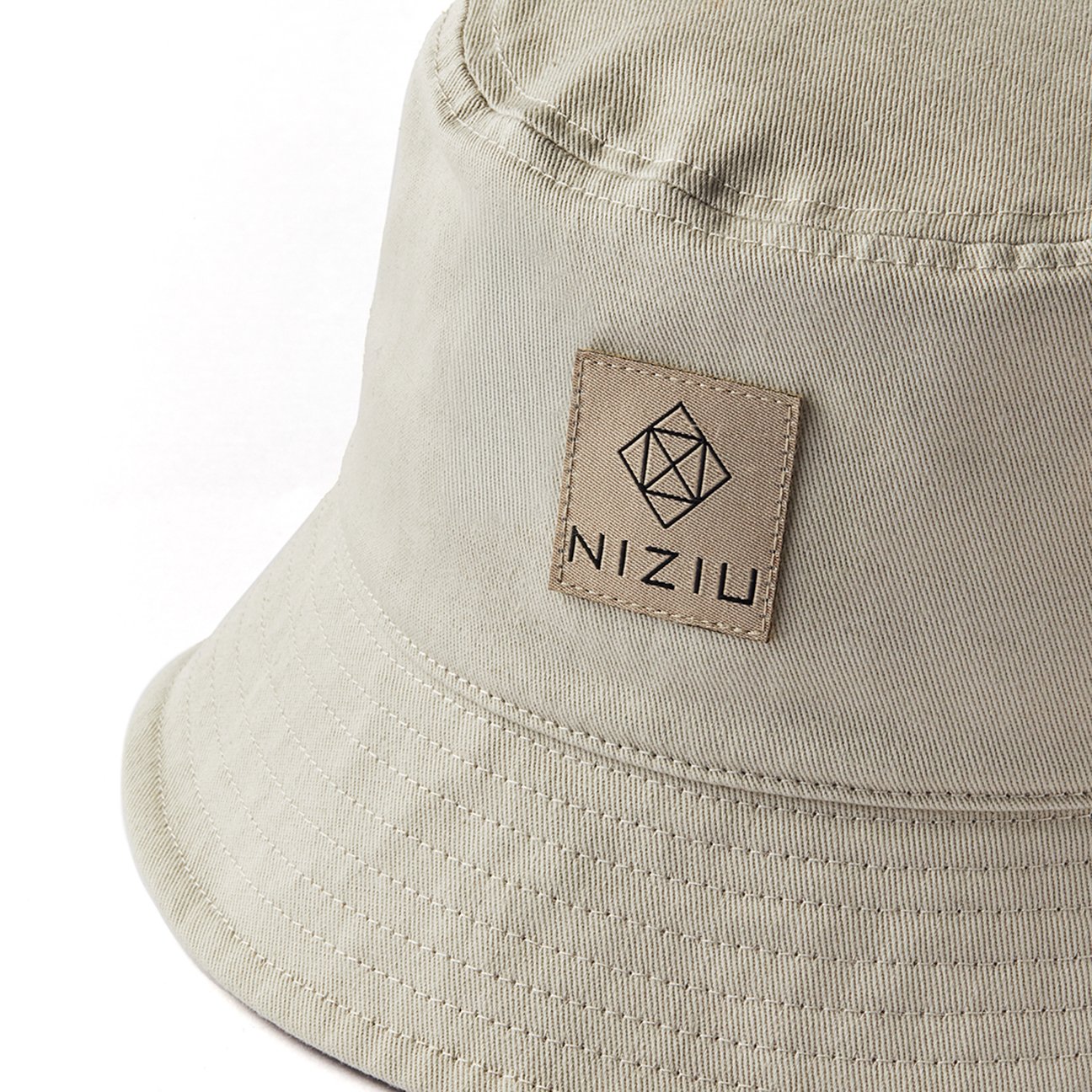 H&M NiziU