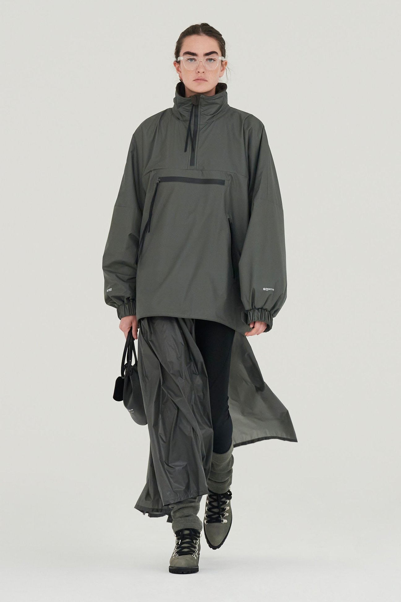 「HYKE」2021年秋冬コレクション