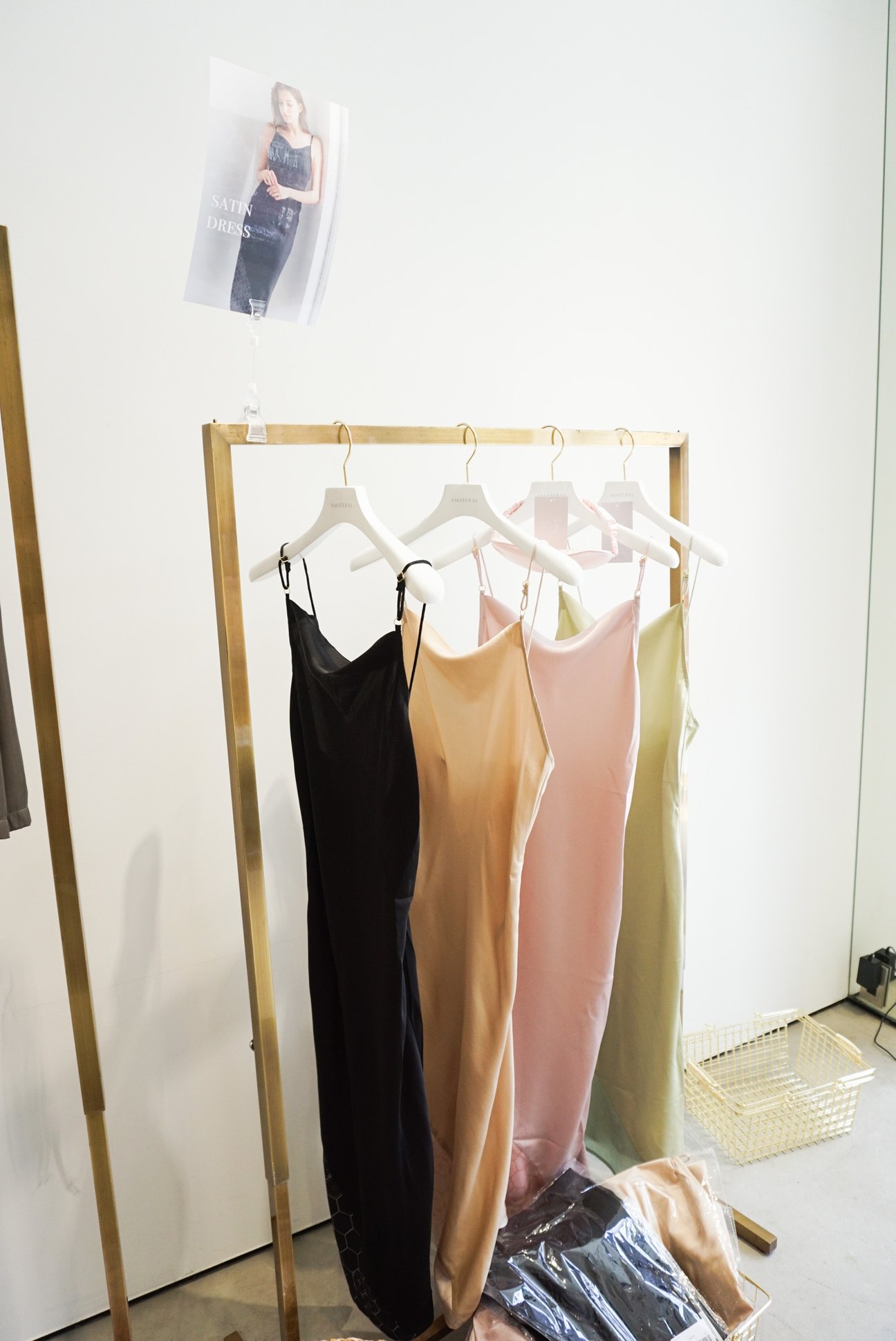 コルセットブラは発売1時間で売上2000万円 モデルの佐藤