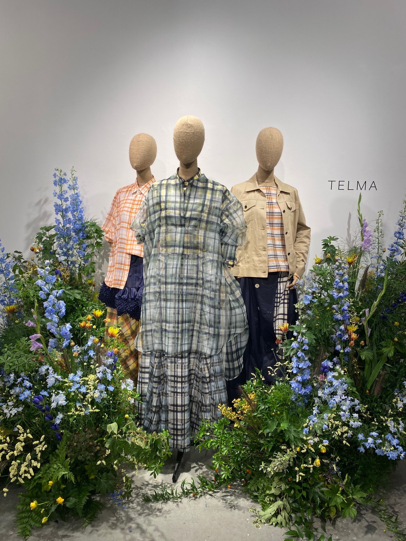 「テルマ」2022年春夏コレクション展示会の様子