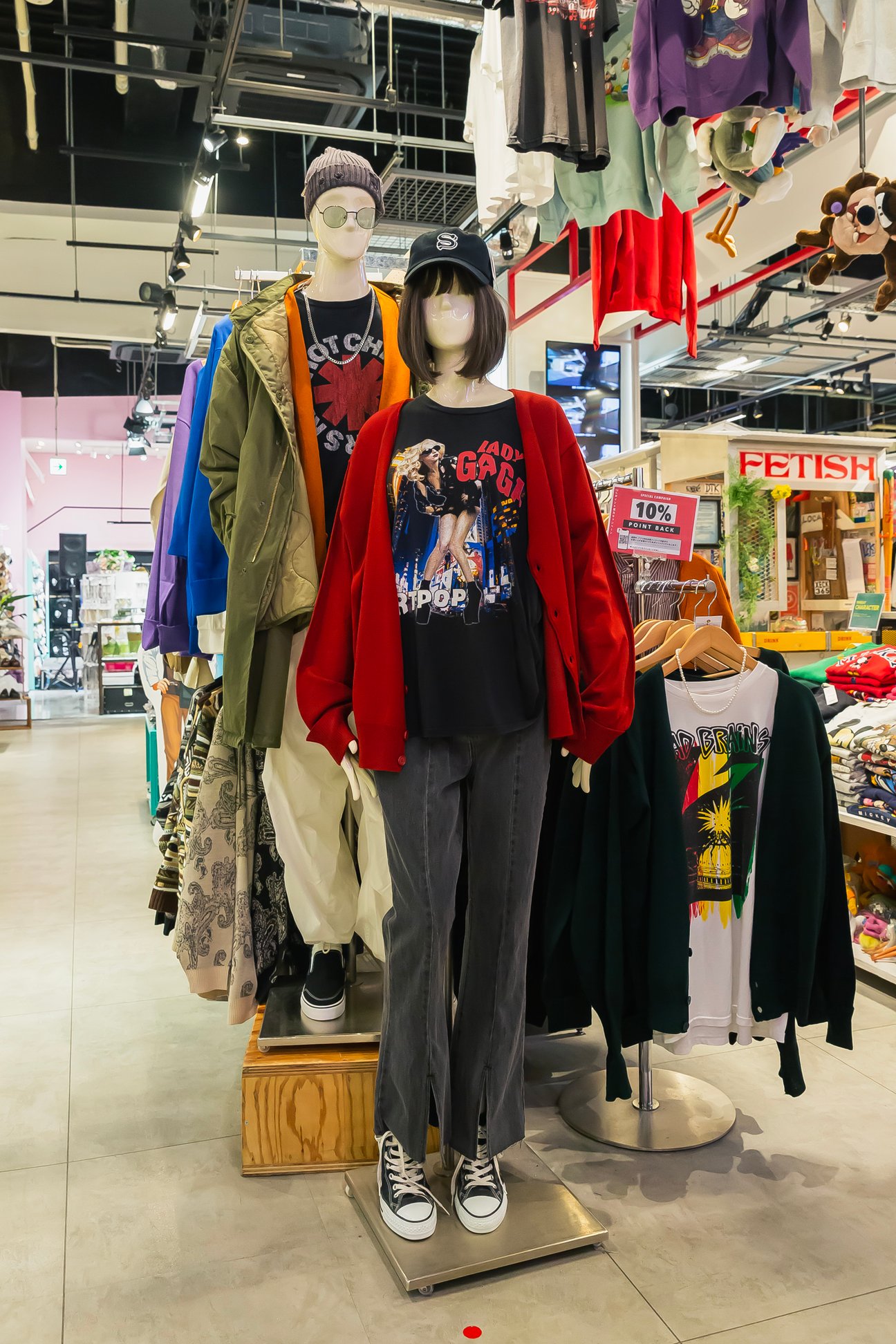 古着×オリジナル商品のミックスコーディネート