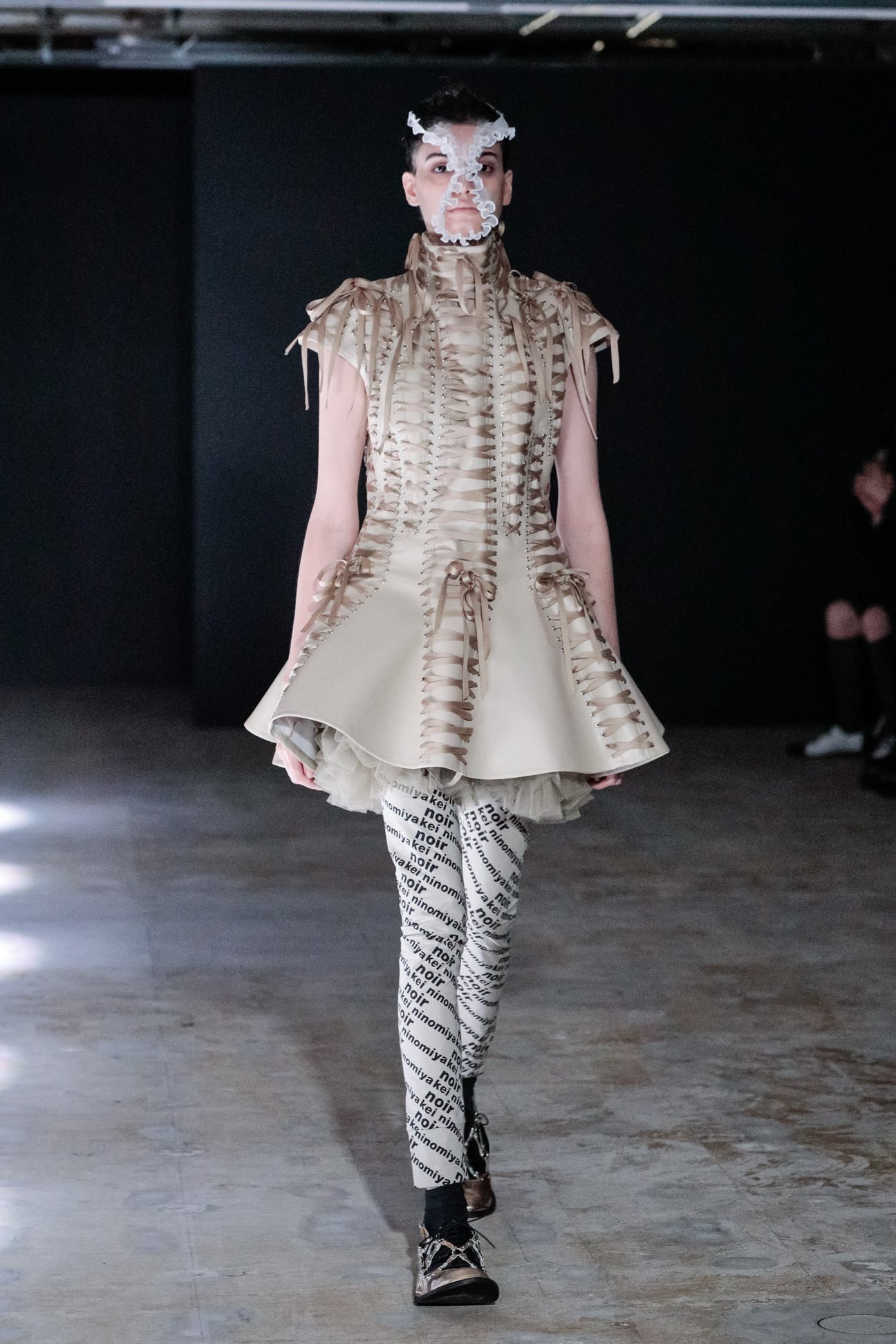 「ノワール ケイ ニノミヤ」2022年春夏コレクション