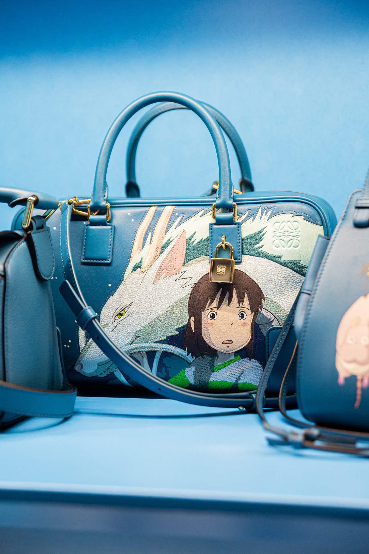 ロエベ×となりのトトロ」という夢のコラボが実現！スペシャルな