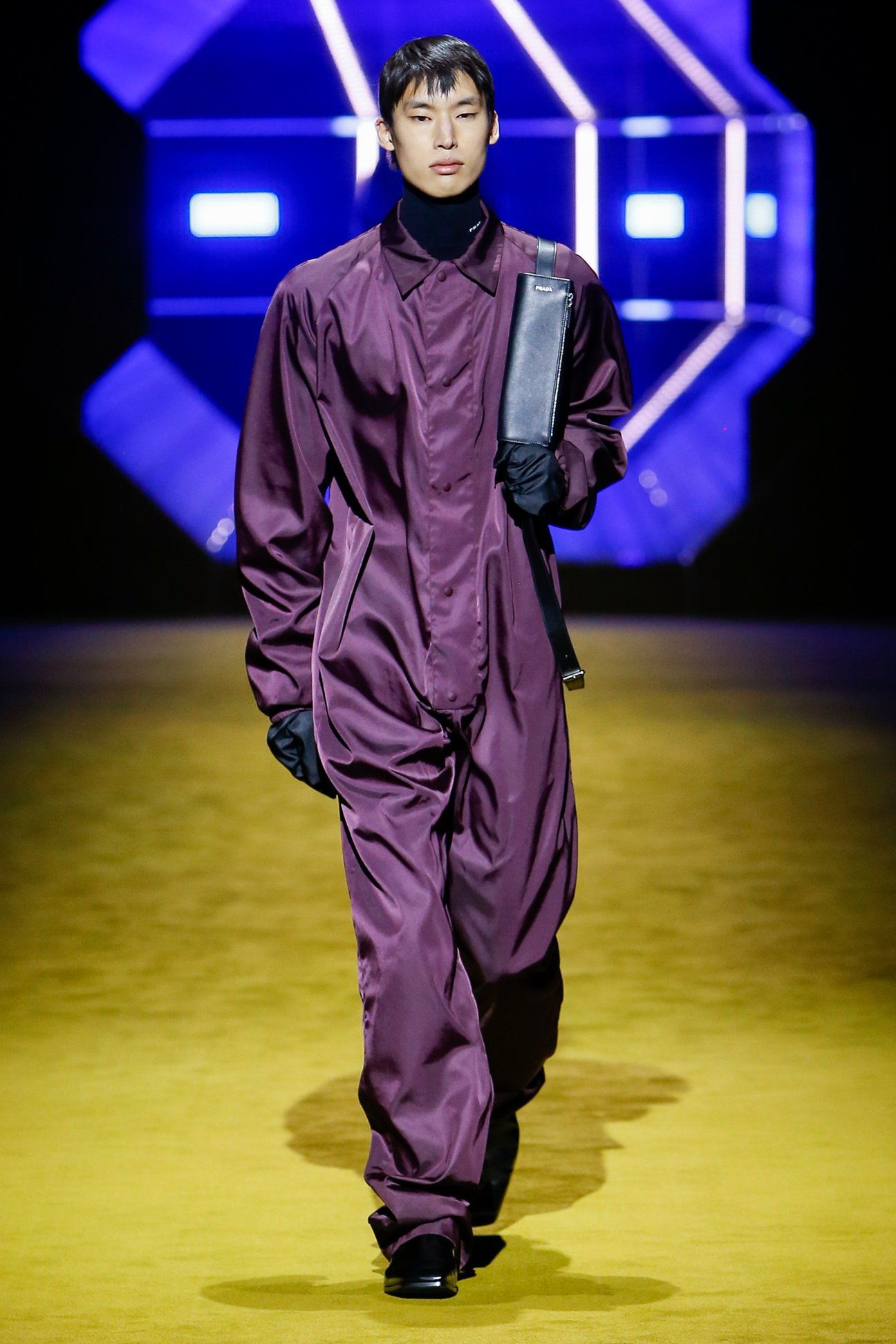若者に人気のブランド パワーショルダーで労働服を格上げした「プラダ」メンズ22AW 10 ジャケット・アウター
